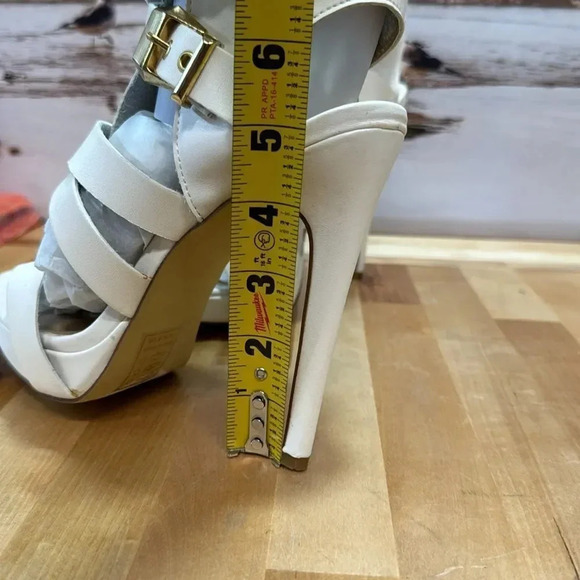 Scene Weaver White Strappy Heels NIB SZ 8 - Picture 8 of 8
